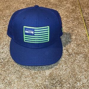 Nwot Seahawks snap back